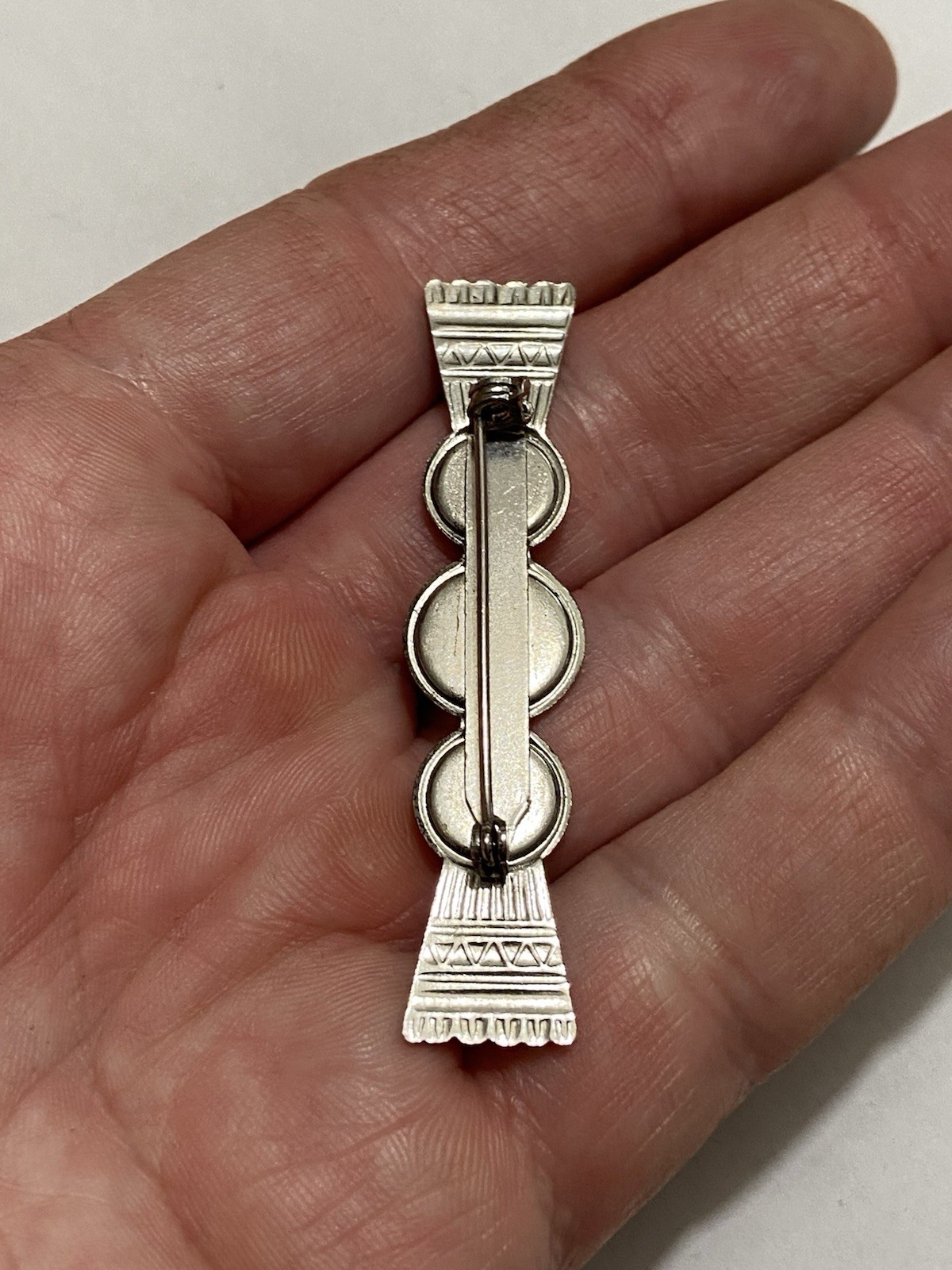 Abalone Shell Bar Lapel Pin Brooch Silvertone White Iridescent Mother Of Pearl