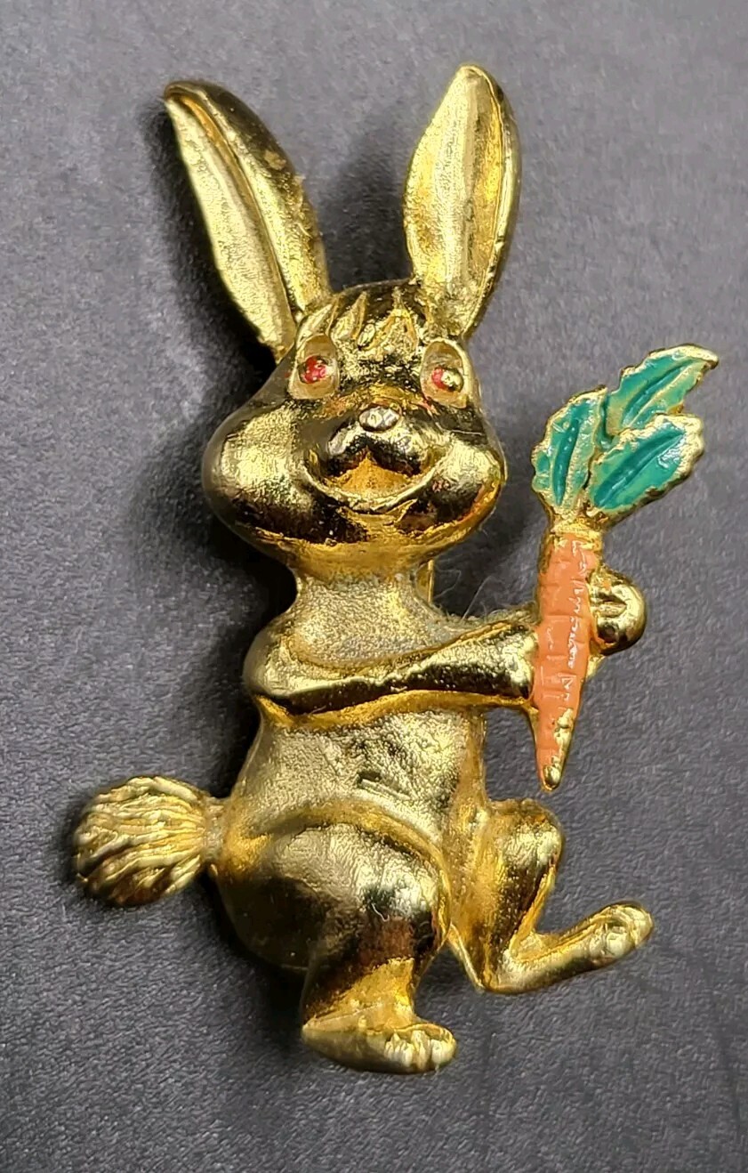 Vintage Gold Tone Bunny Rabbit Holding Carrot Enamel Brooch Pin