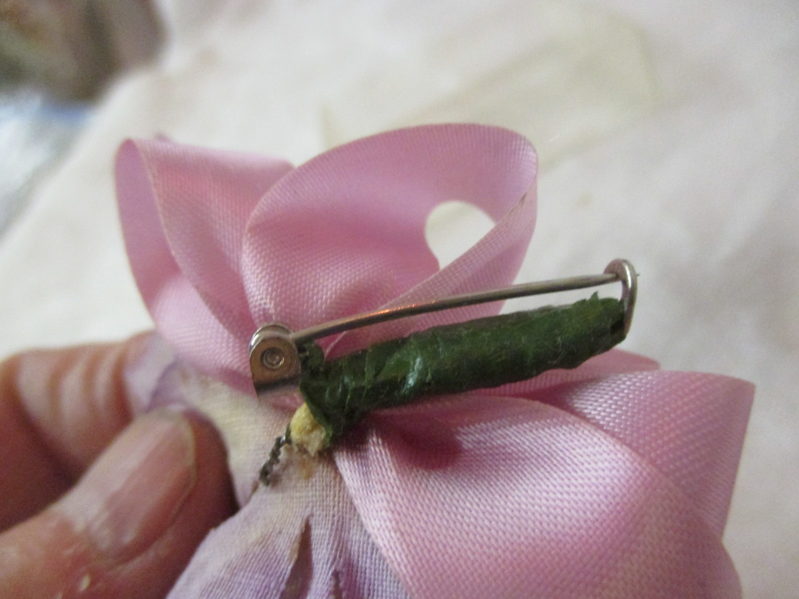 Vintage Silk cloth & plastic purple Orchid Brooch MIB (DS)