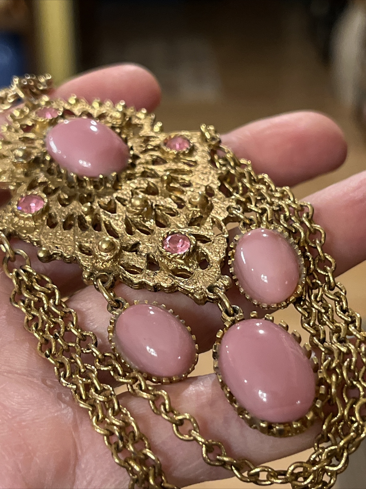 Vintage Pink Gripoix Glass Cabochon Dangle Drop Ornate Pendant Necklace Gold