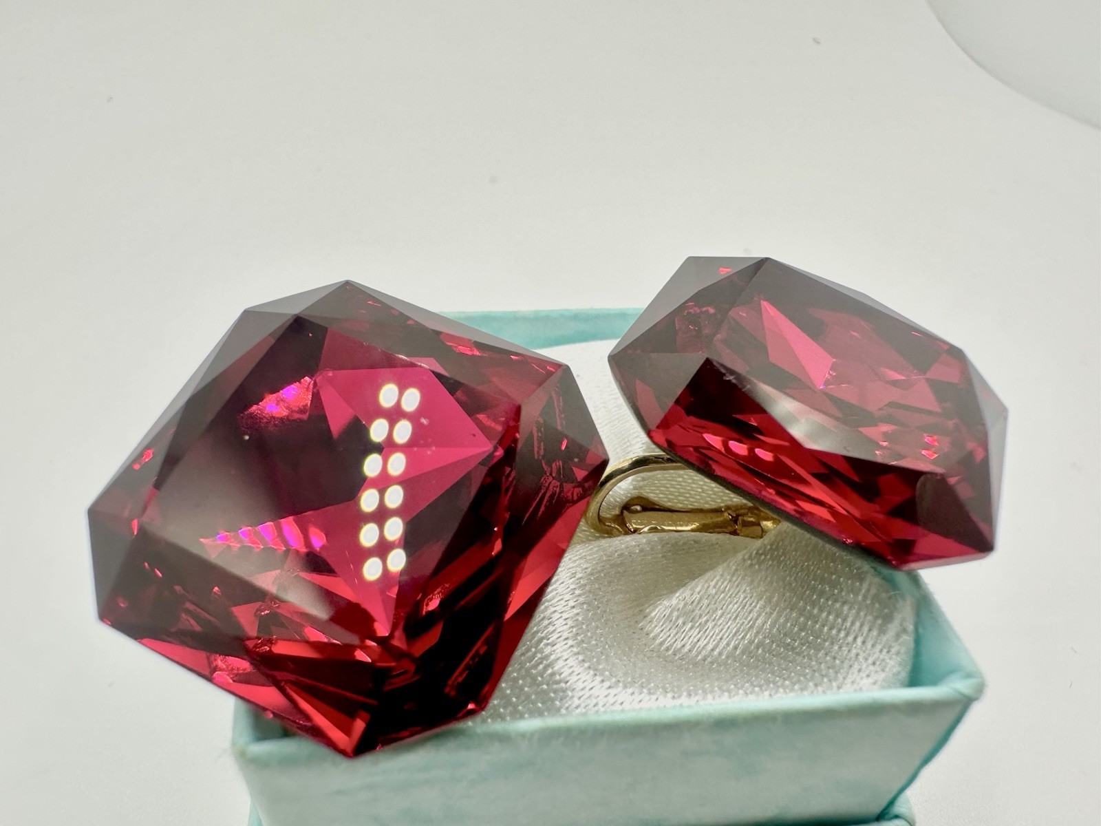 VTG Fuchsia Pink Red Crystal? Clip Earrings Gold Tone Runway Designer Rare Read