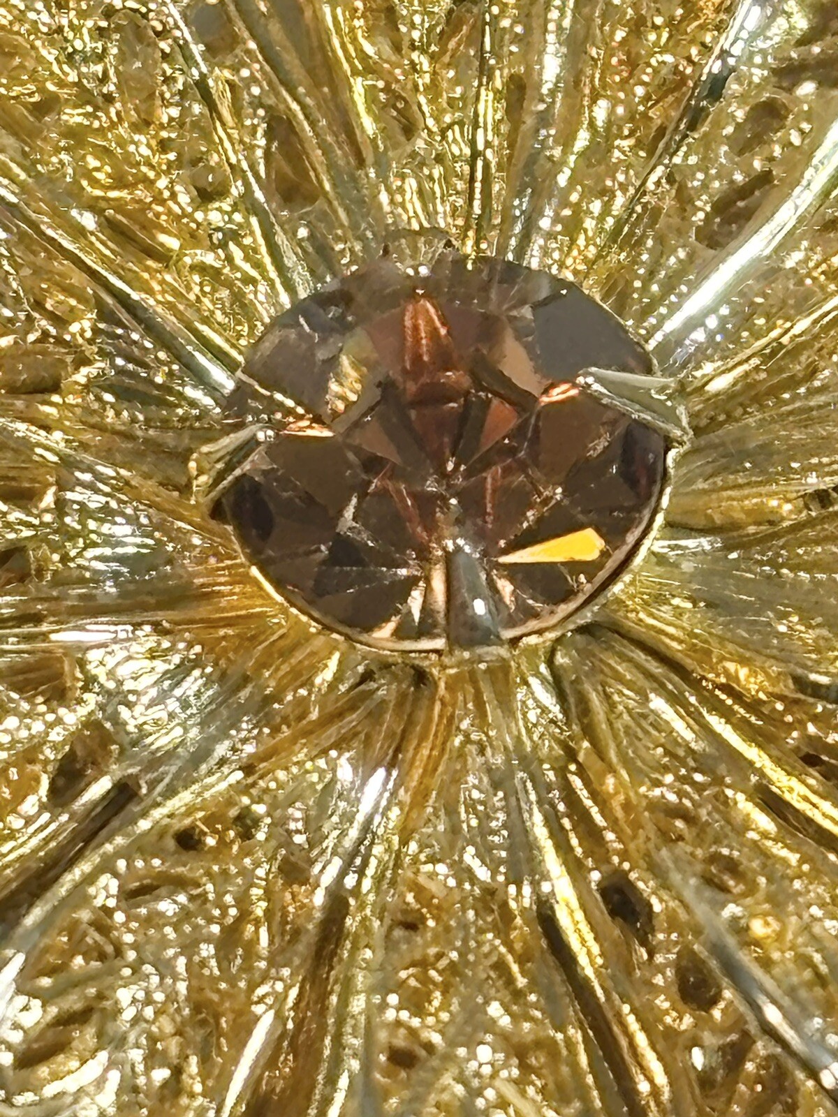 Vntage Gold Tone Crystal Center Flower Scarf Clip 39mm