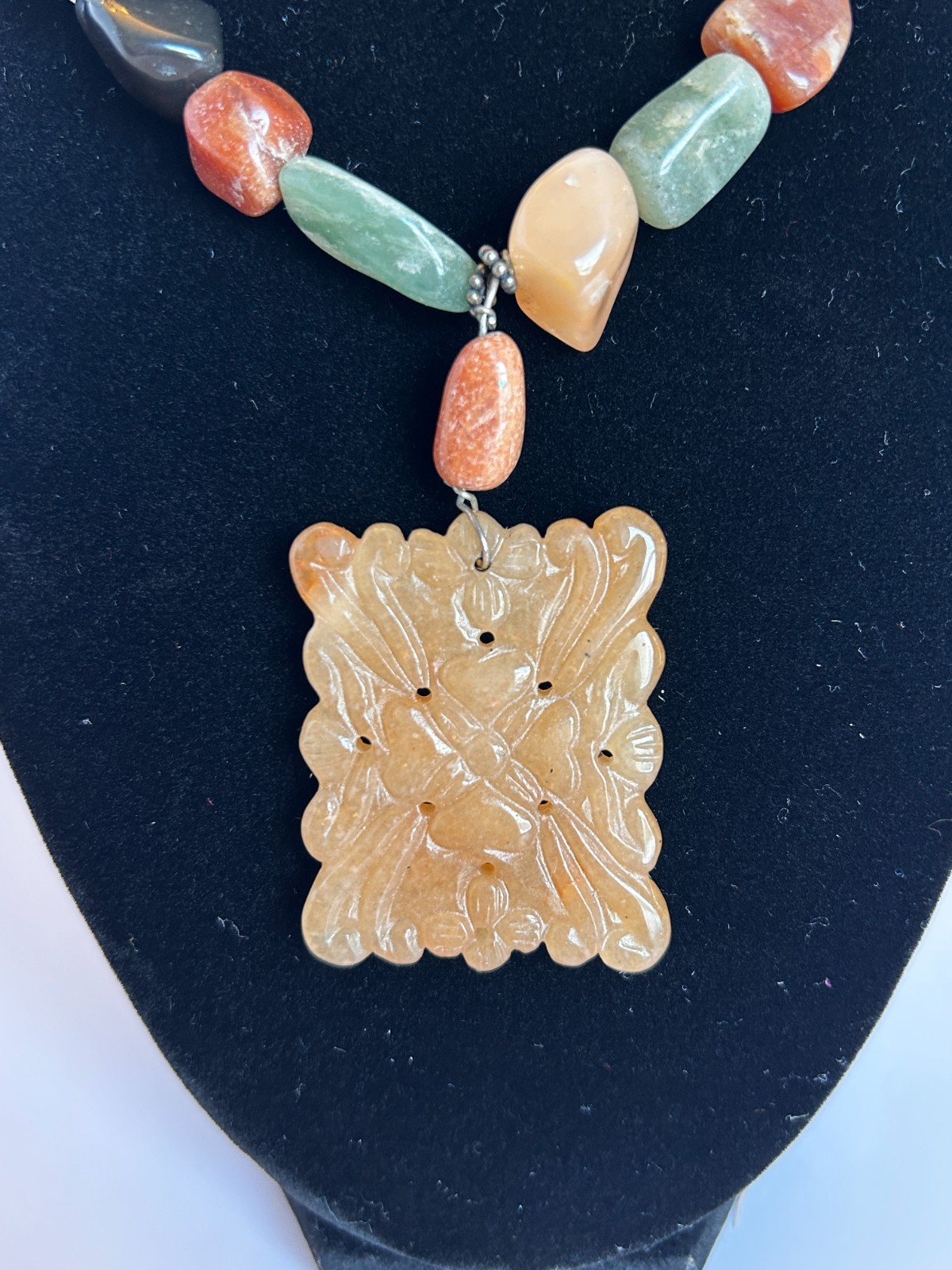 Vintage Multicolor Stone Necklace Carved Pendant Agate Jasper Quartz 18”