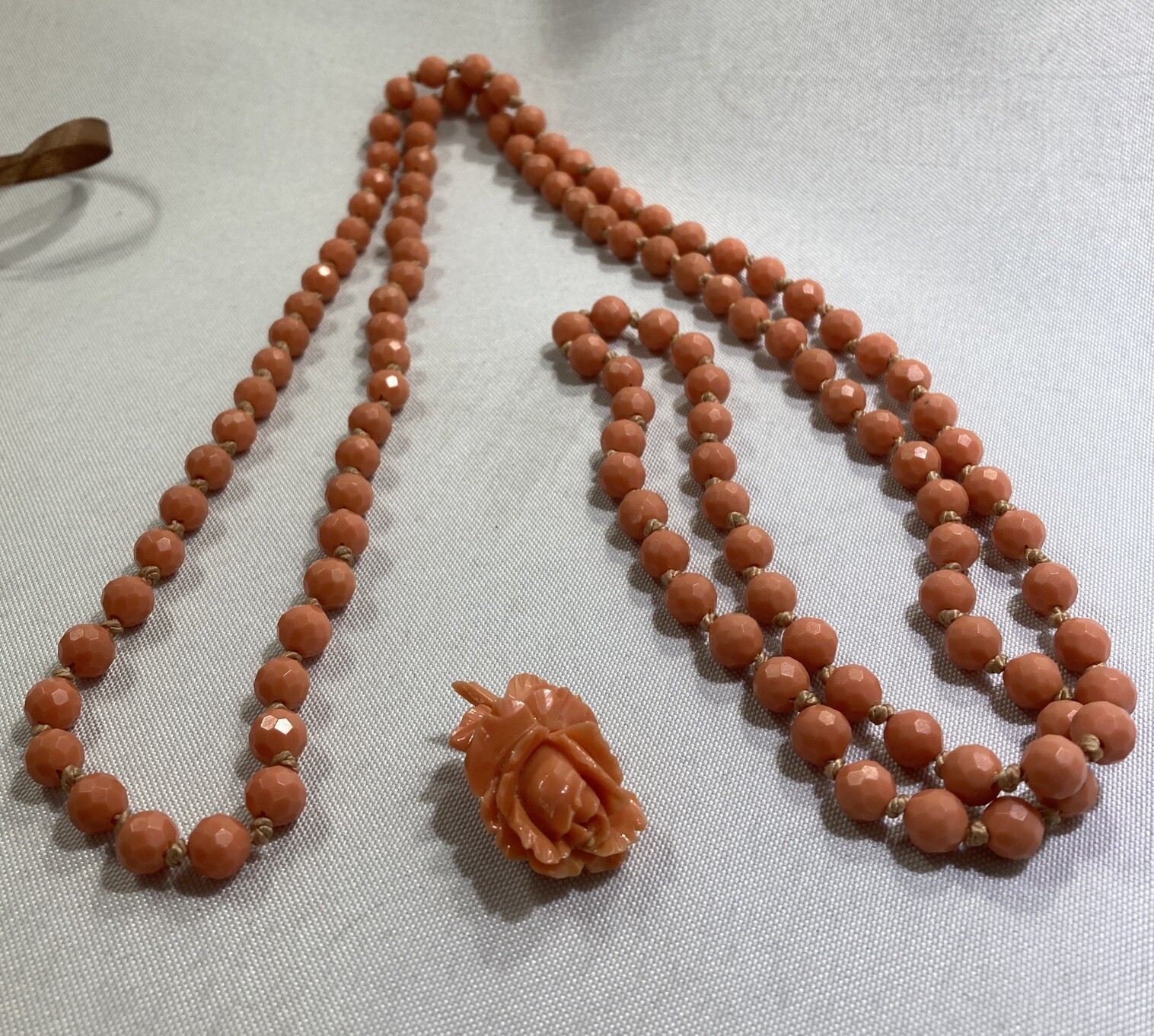 VTG 1950s 26” Necklace & Pin Hand Tied Faceted Beading Salmon Color Plastic Cmp