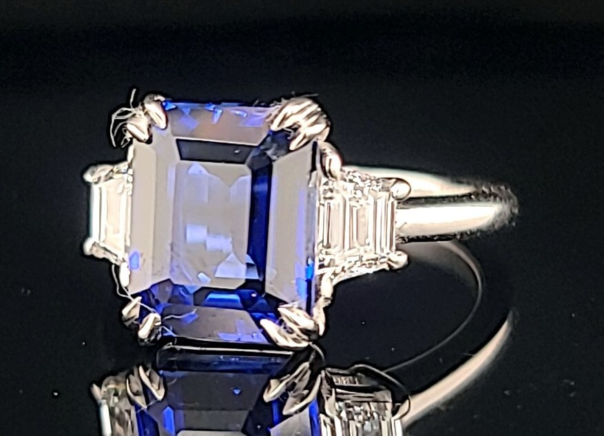 Vintage 14k White Gold Engagement Ring 5.52CT. Blue Sapphire Emerald Shape