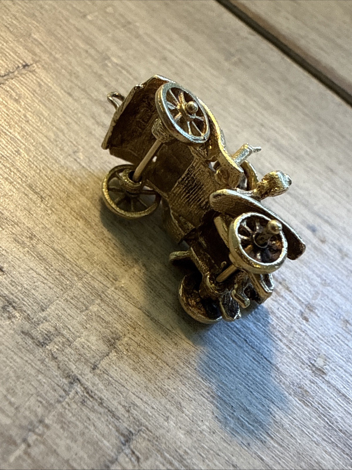 Vintage Charm 3D Car 9 Karat Gold 5.4 Grams Moving Wheels Detailed