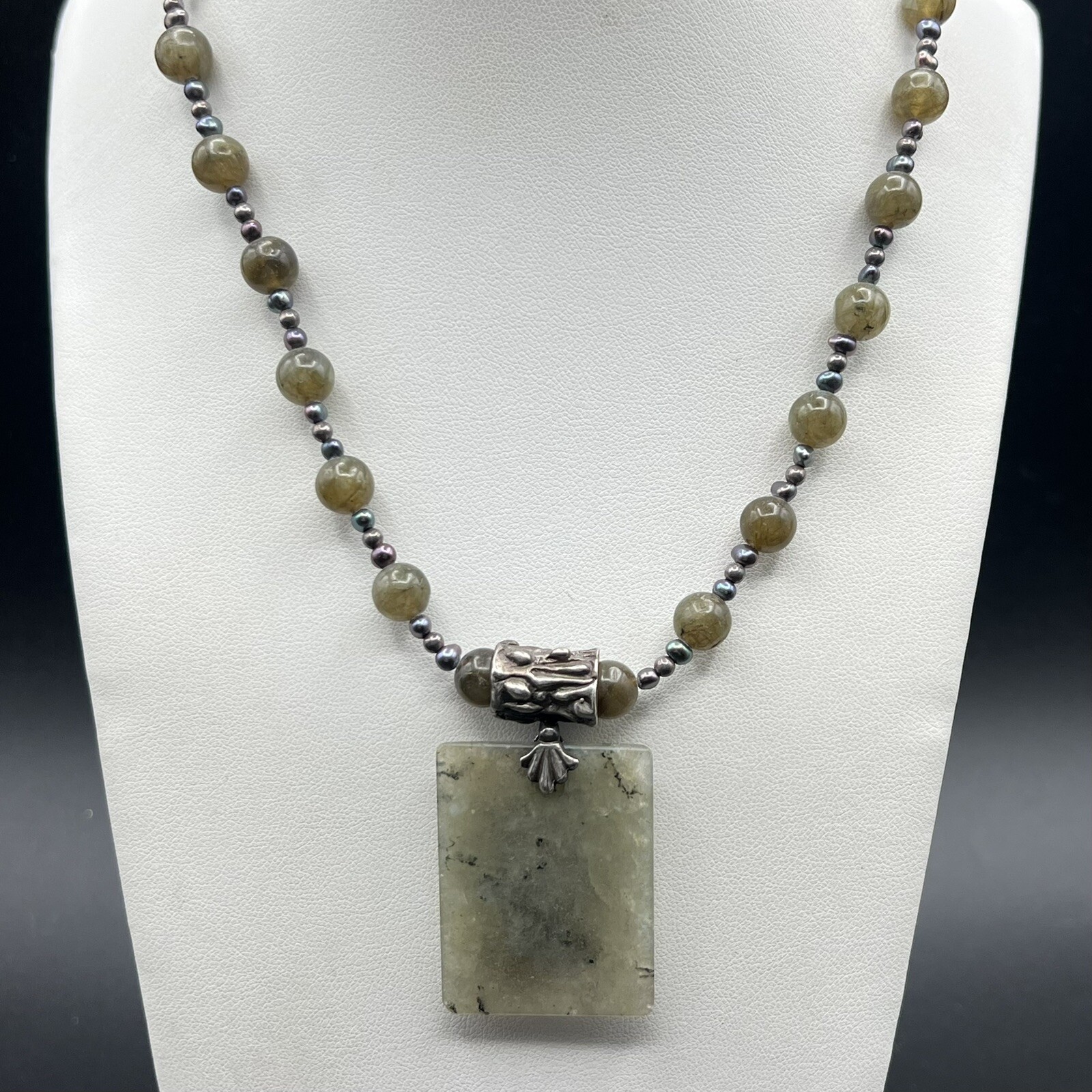 Vintage Green Stone & Purple Peacock Pearl Sterling Silver Pendant Necklace