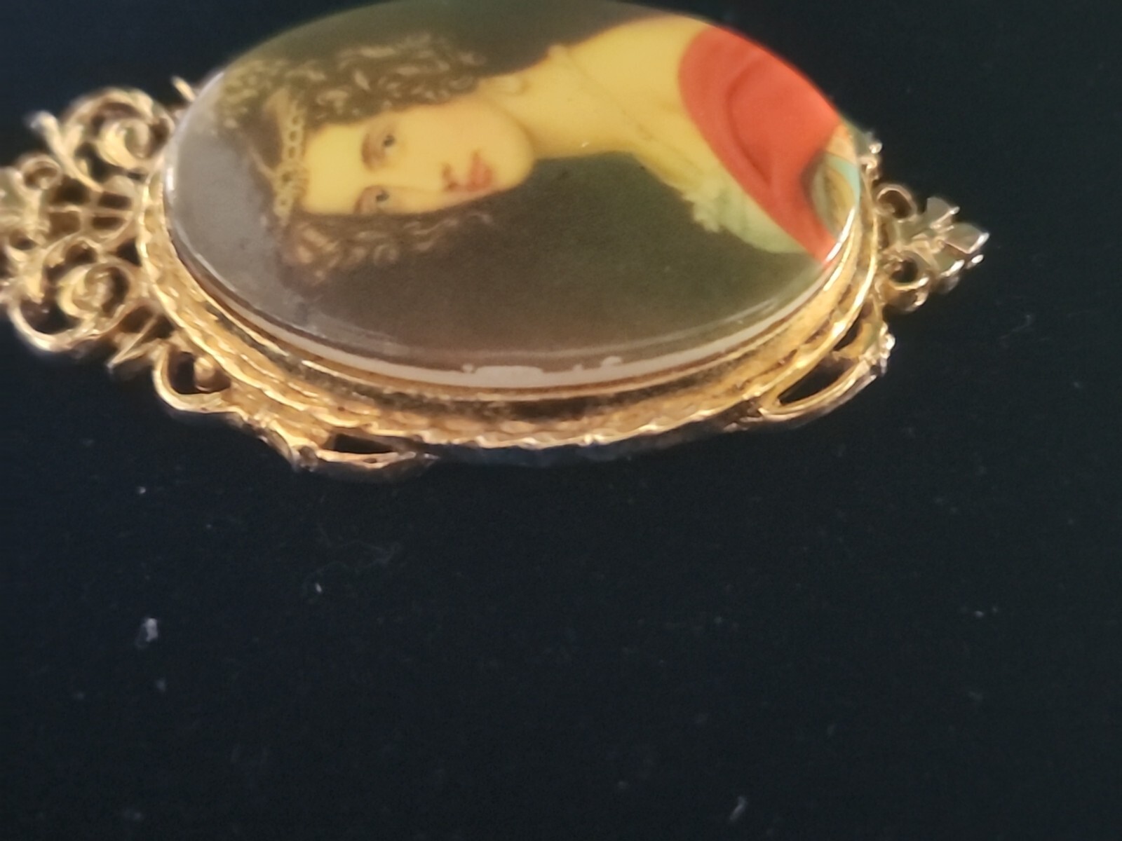 Victorian Revival Cameo Transfer Portrait Pendant Vintage ART Arthur Pepper