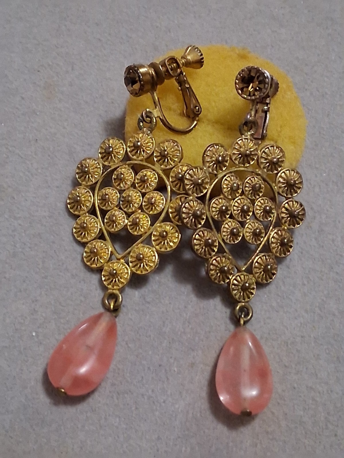 Vintage pink glass dangle drop stone ornate goldtone adjustable clip-on earrings