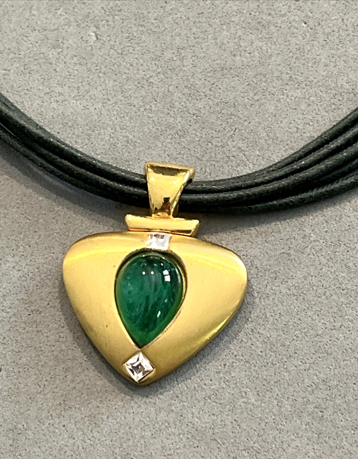 Vintage DAVID GRAU Gripoix Green Cabochon Teardrop Rhinestone Heart Necklace