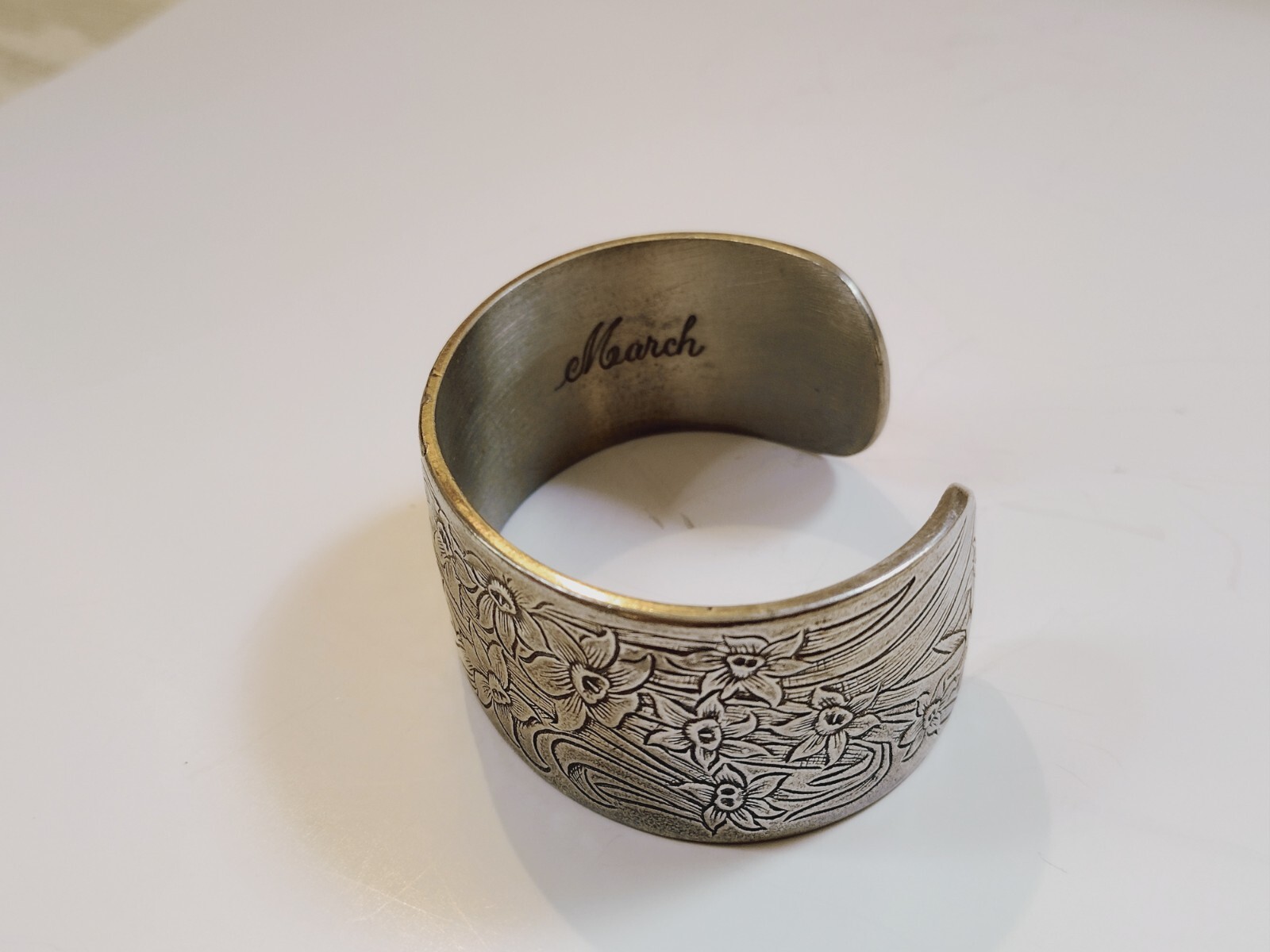 Vintage Pewter Cuff Bracelet Women’s 79g floral