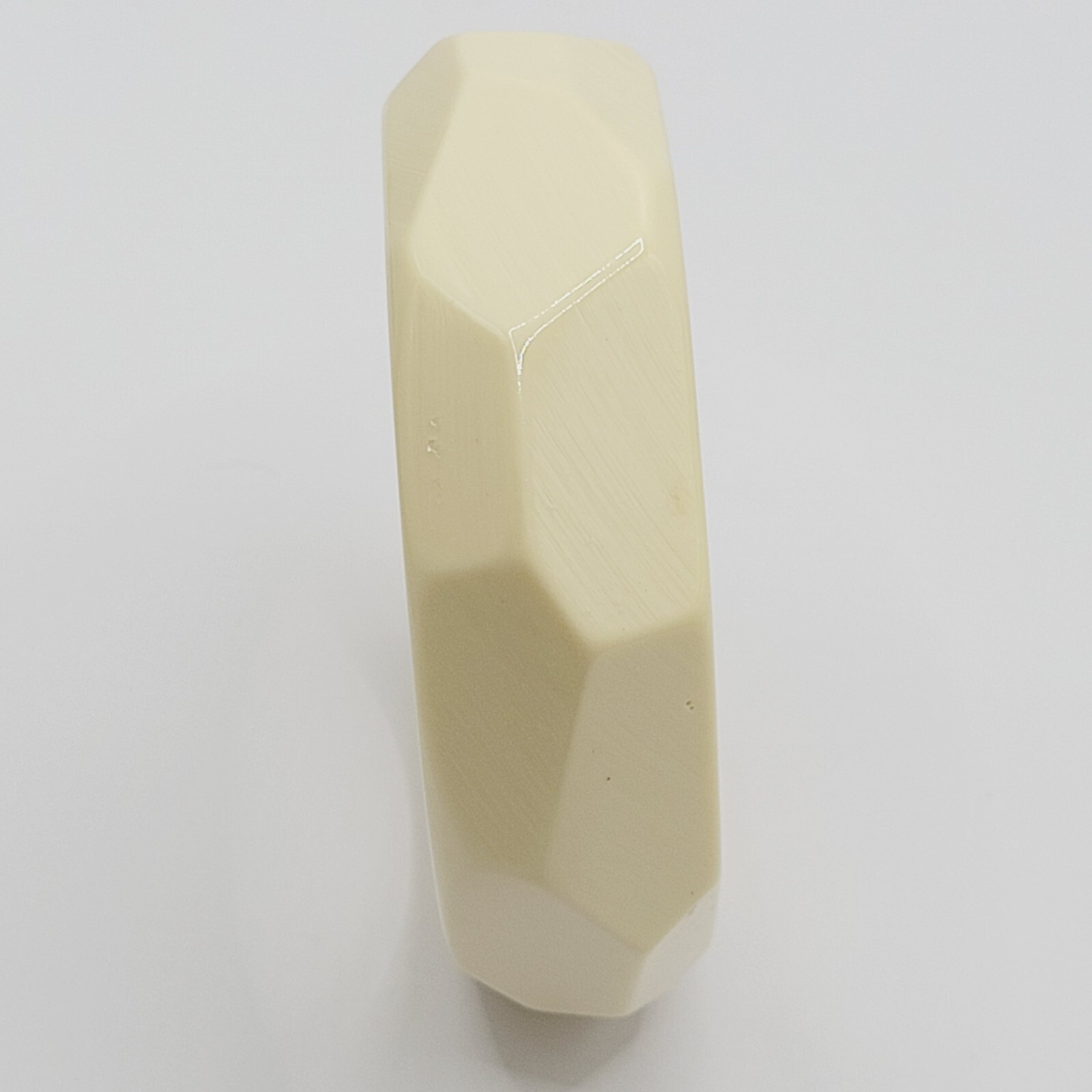 Vanilla Cream Off White Odd Angle Facet Acrylic Chunky 1980s Bangle Bracelet