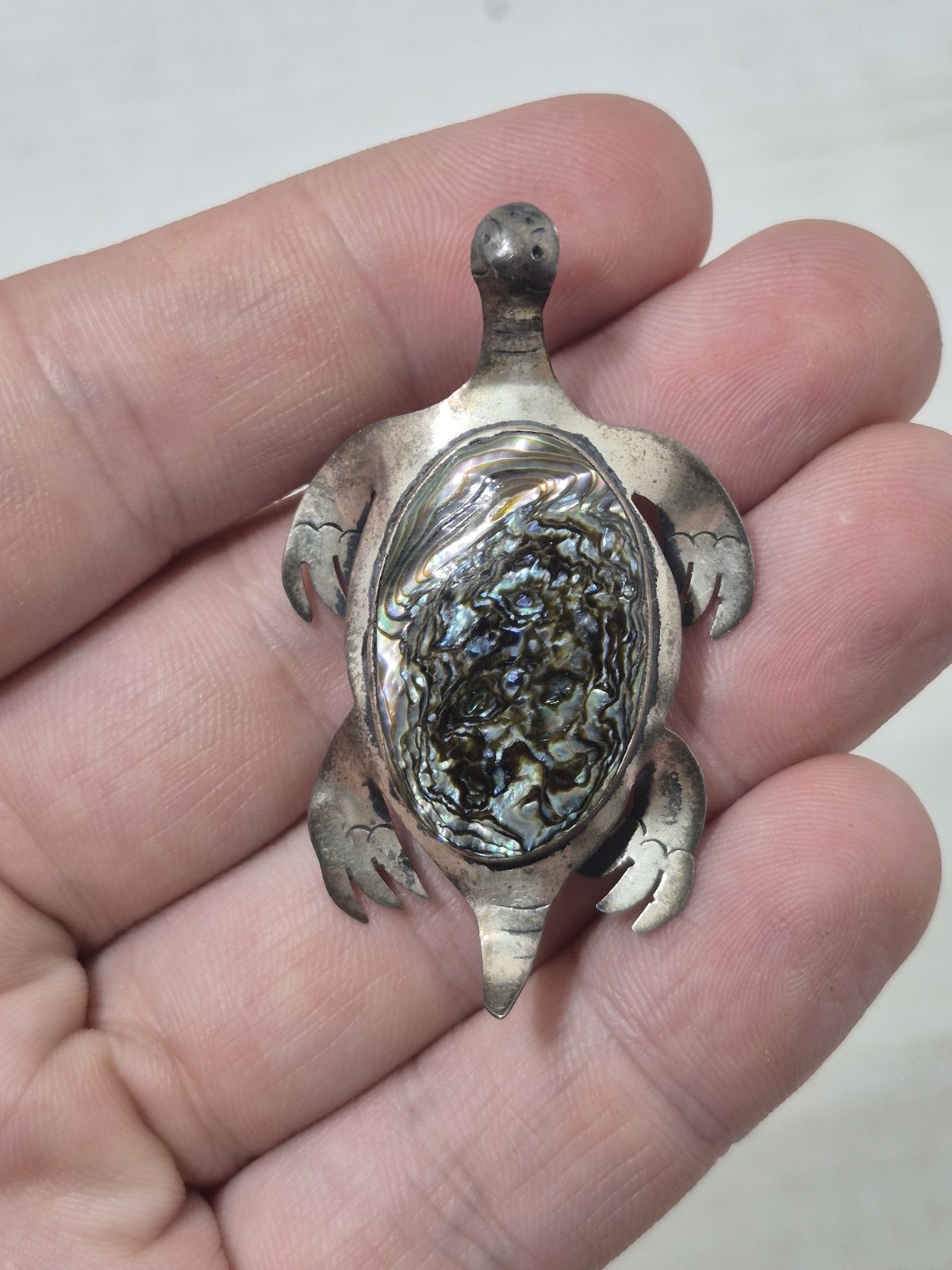 Vintage Mexico Alpaca Silver Abalone Inlaid Shell Sea Turtle Pin Brooch Jewelry