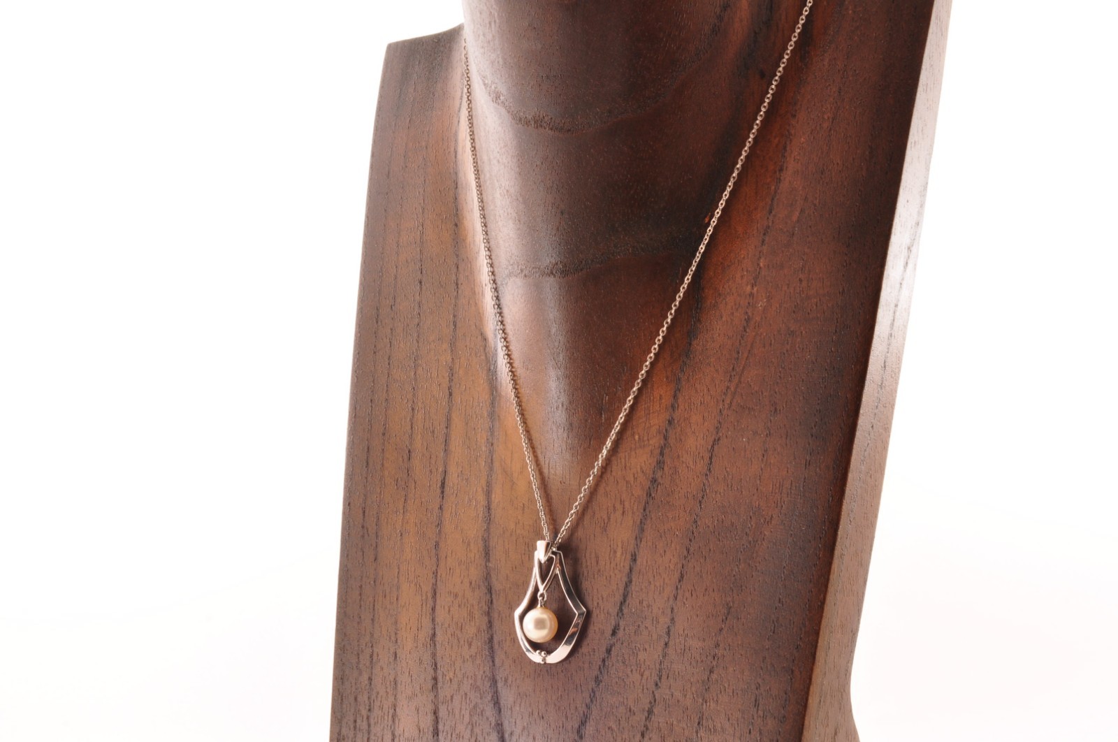 Near mint Japan brand “MIKIMOTO” Akoya pearl necklace 925 silver (total 16.0ct)