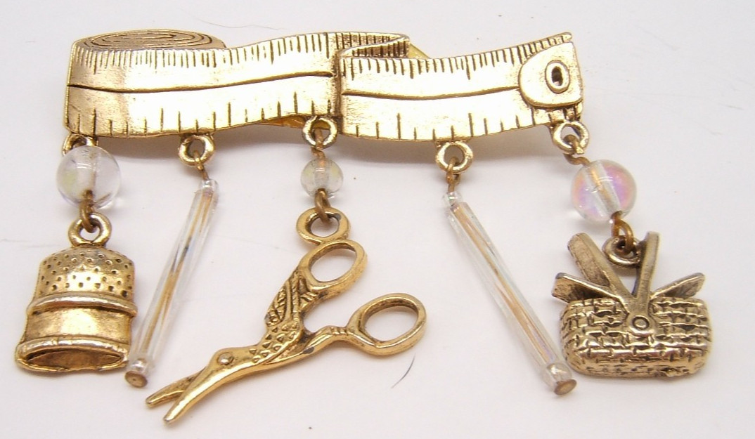 VTG PIN TAPE MEASURE WITH DANGLE SEWING CHARMS