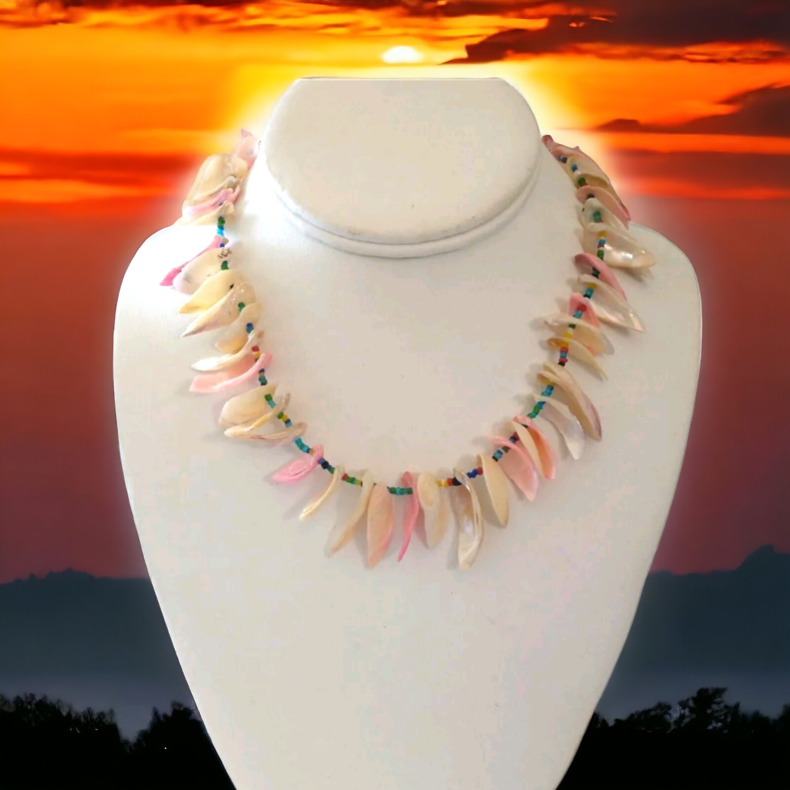 Vtg 90s Seashell Pieces Necklace Shell Mother Of Pearl Beach Coastal Tropical