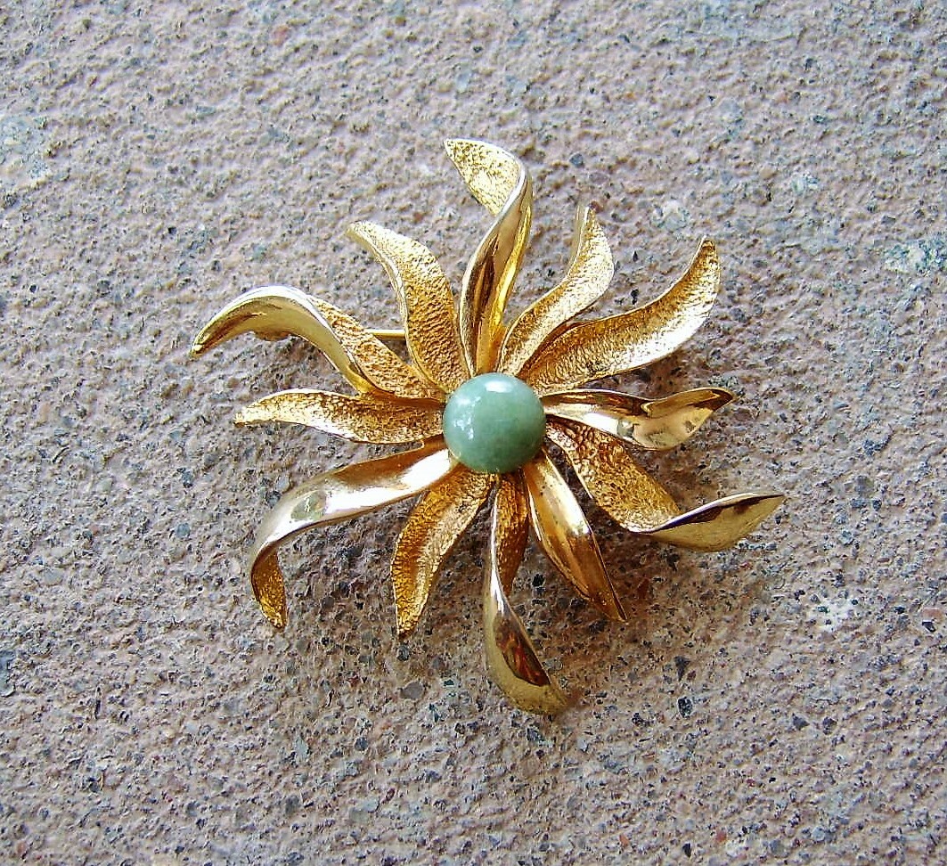 Vintage 1964 OLEG CASSINI Gold-Colored Metal FLOWER PIN with Green Stone
