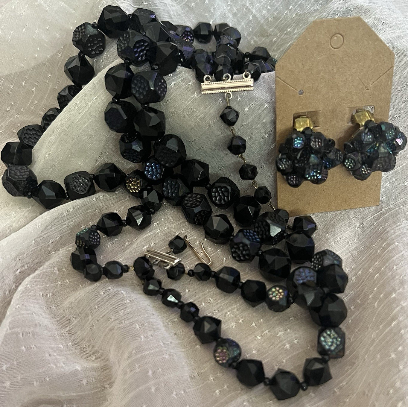 Vintage Fashion Beaded Necklace & Matching Clip-On Earrings Jewelry Set