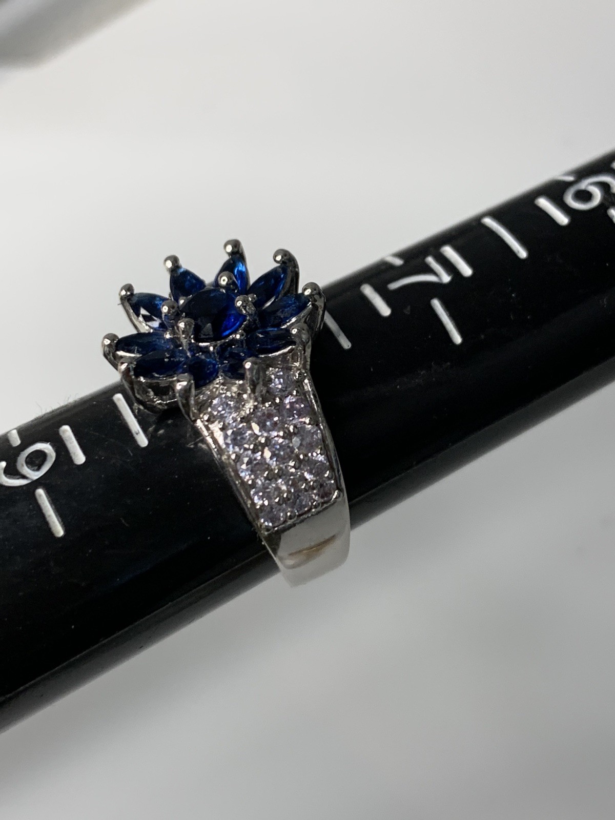 RARE Vintage Royal blue crystal silver flower brooch and ring set ring size 8