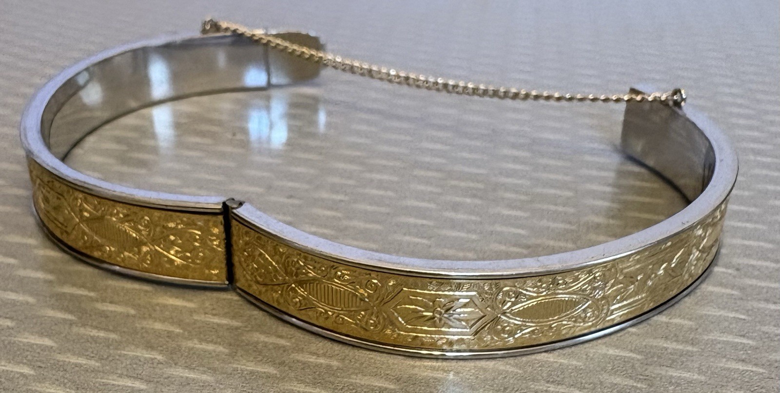 Vintage Krementz Hinged Bangle Bracelet Rolled Gold Overlay 2-Tone Safety Chain