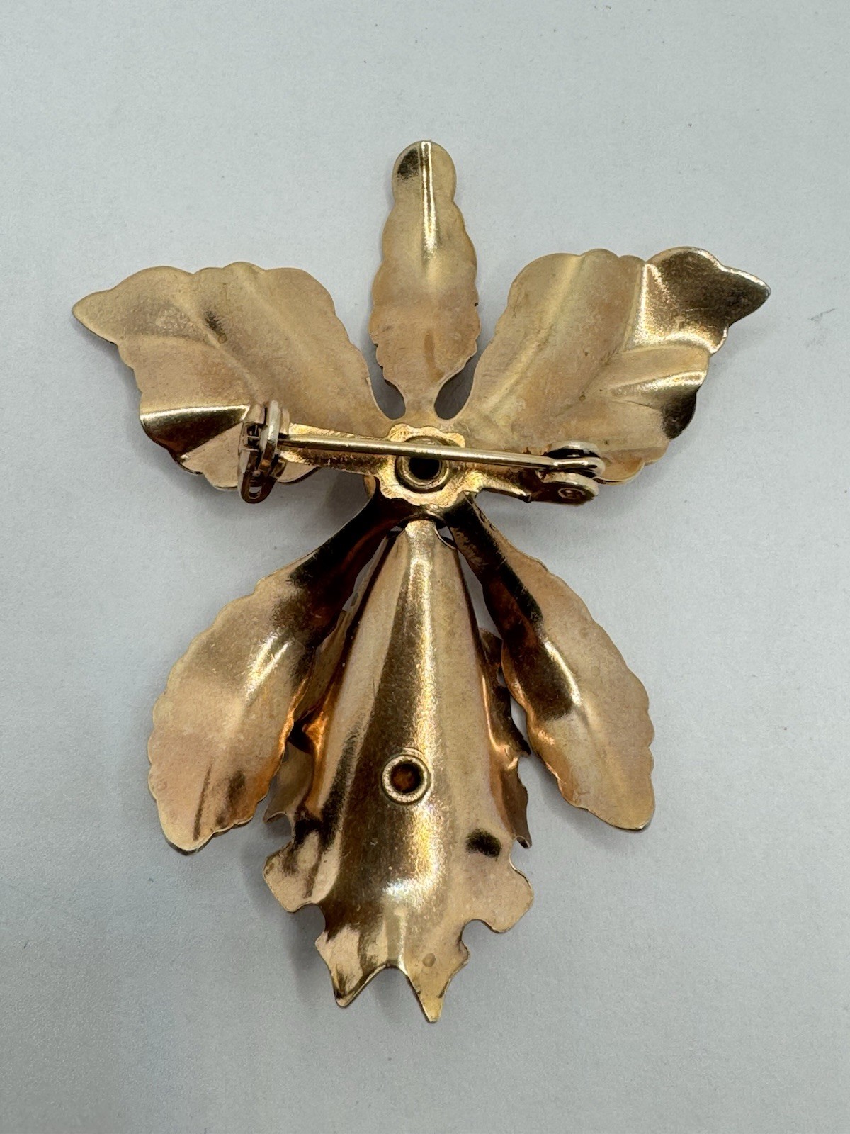 Vintage BUGBEE NILES Iris Orchid Purple Rhinestone Copper Gold Tone Brooch Pin