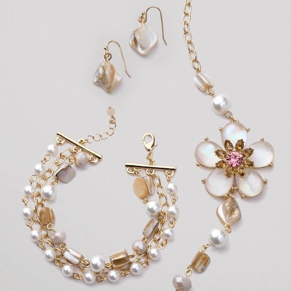 Avon Mother of Pearl Blossom 3 Piece Gift Set