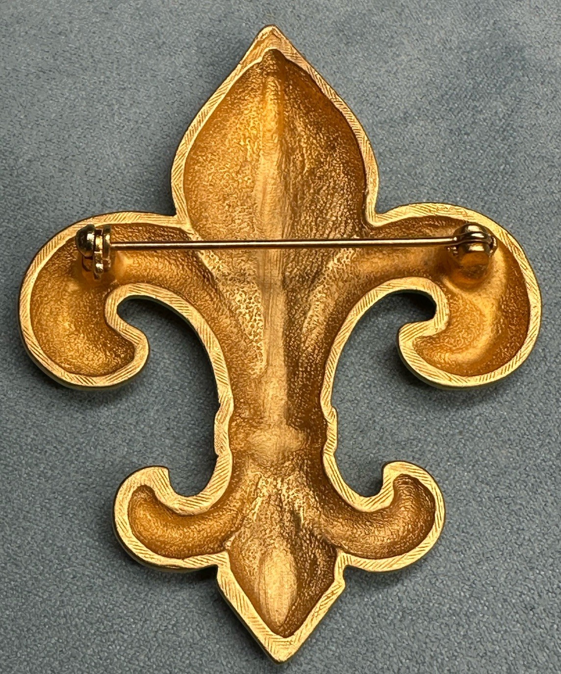 Vintage 1980’s Matte Gold Tone Large Flour De Lis Brooch Pin