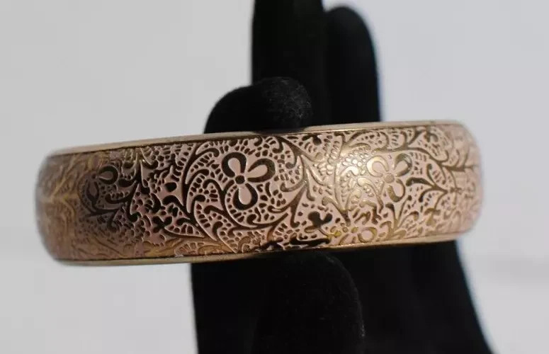 Vintage Rose Gold Copper Tone Wide Floral Pattern Bangle Fashion Bracelet 6 in