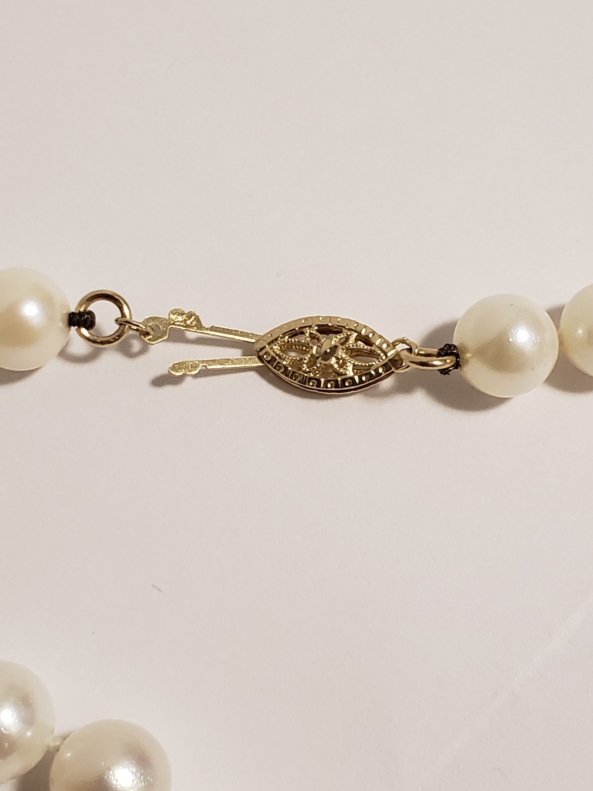 Vintage Cultured 8.4mm Pearl Necklace 14K Yellow Gold Clasp Length 48″