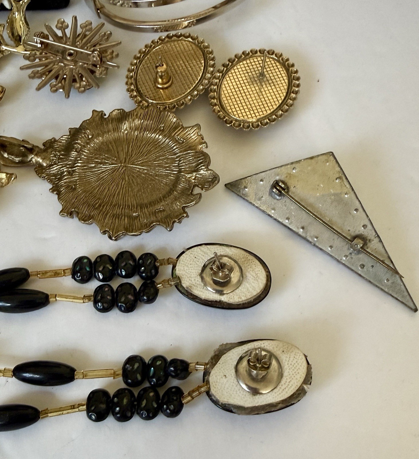 Vintage 30 Pc Costume Jewelry Lot Earrings Bracelet Brooches Rhinestone