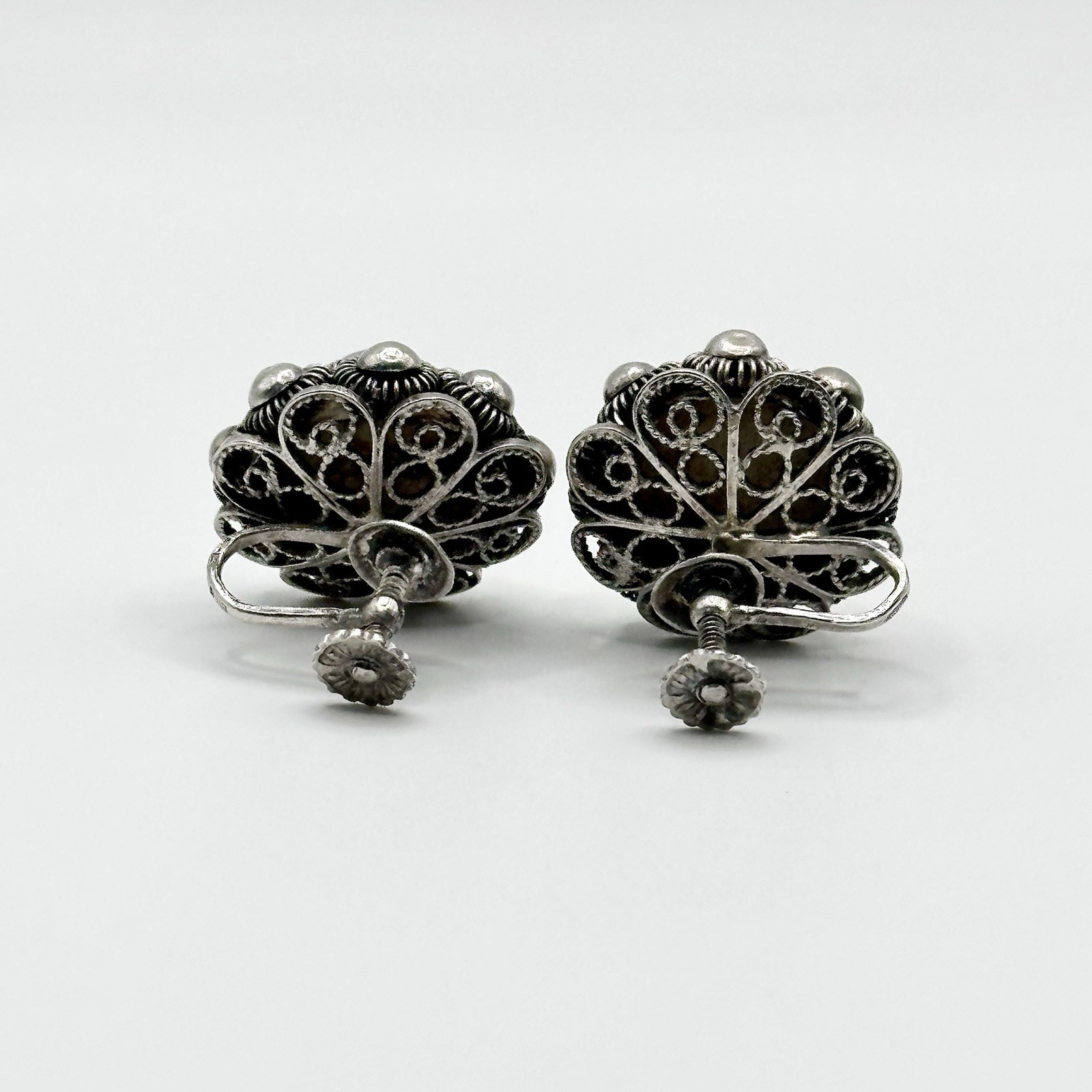 Vintage Antique Silver Cannetille Filigree Screw Back Earrings READ