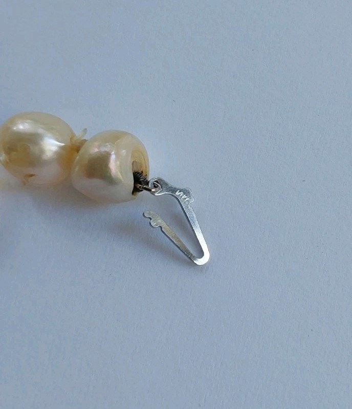 Vintage Baroque Champagne 16″ Ladies 8MM Pearl Necklace w/14KT Gold Clasp 31.6 G