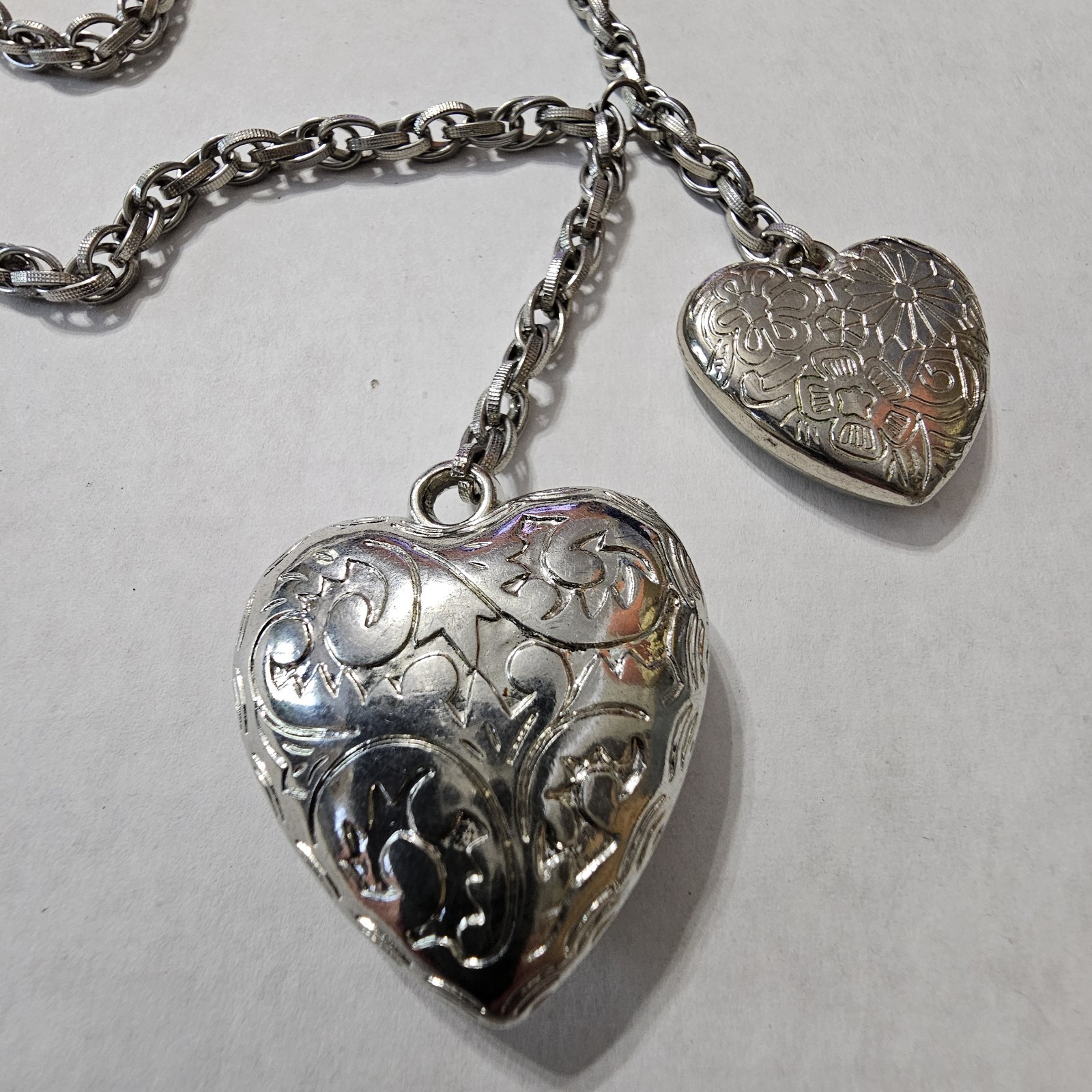 VTG Silver Tone Double Puff Heart Necklace Romantic Dangle Chain