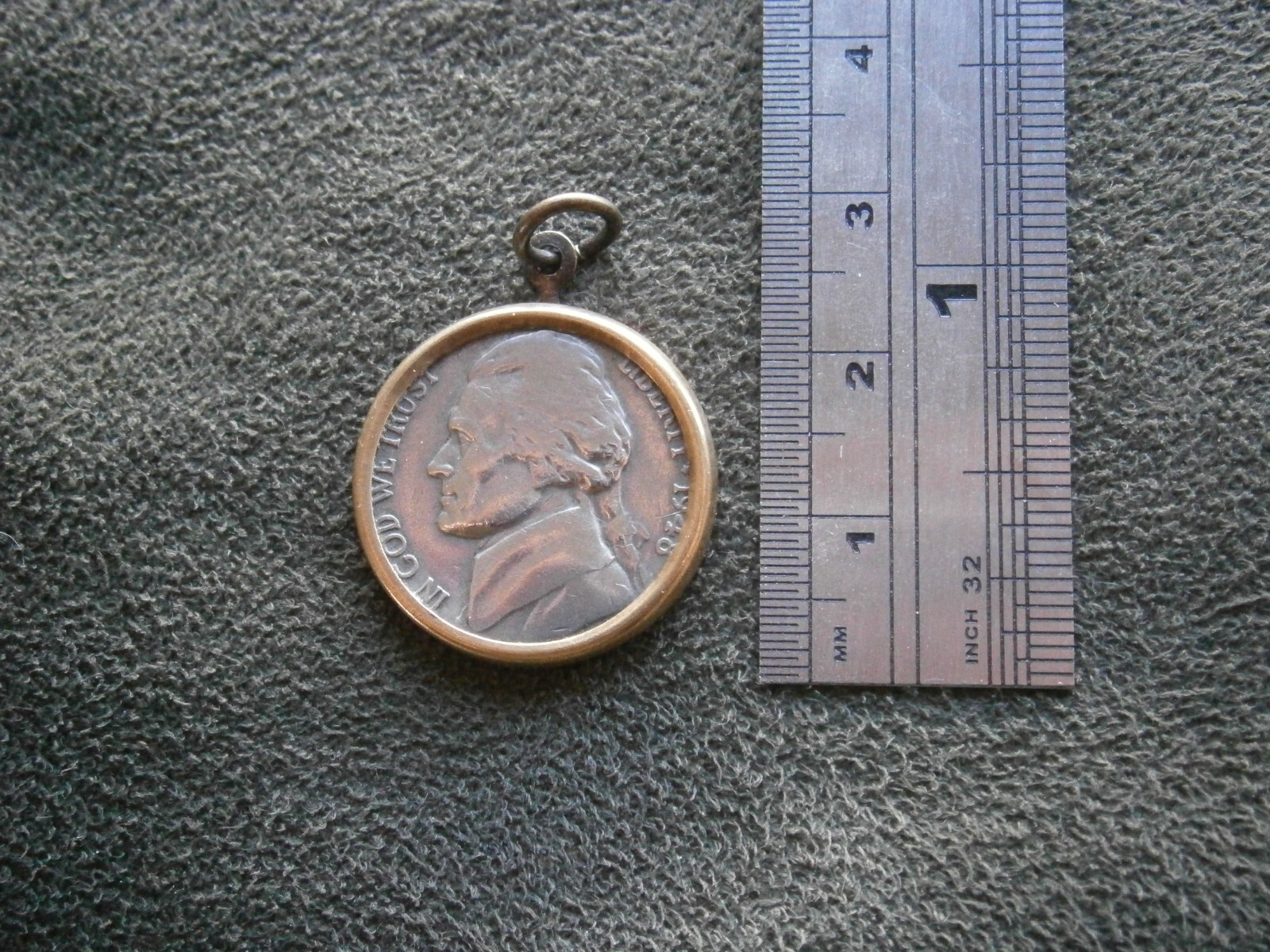 Jefferson 1948 5 Cents Nickel Coin USA in Vtg Goldtone Mount Charm Pendant 5.6g