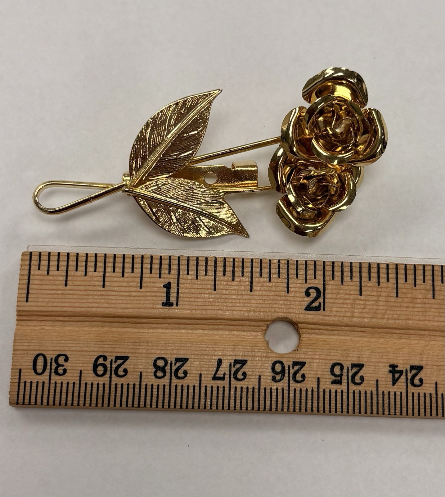 Vintage Gold Tone Two Rose Bud Bouquet Brooch Pin 2.5” Unmarked Textured Leaves