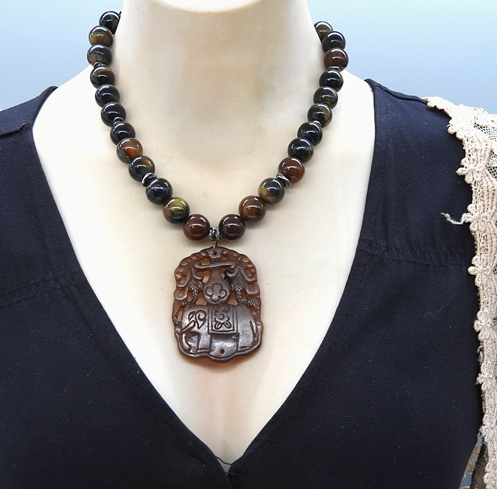 Vintage Jadeite Elephant Pendant Necklace Tiger Eye Quartz Sterling Silver 925