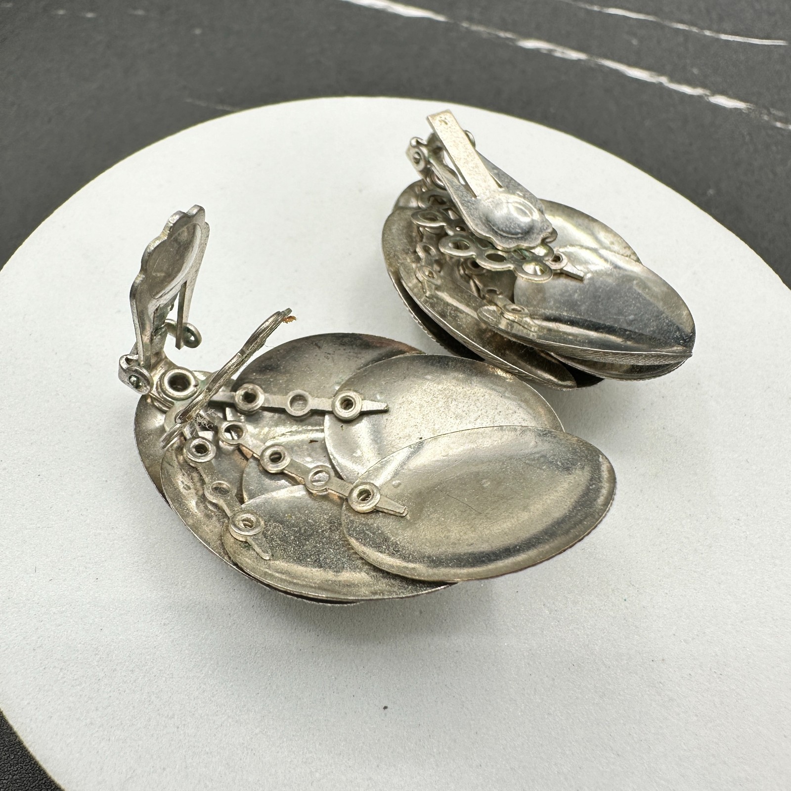 VTG Silver Tone Layered Leaf Clip On Earrings Textured Statement Jewelry