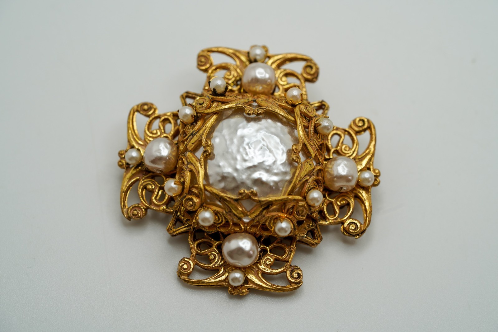 Vintage Miriam Haskell Faux Pearl Gold Tone Large Brooch 4.7cm JB45