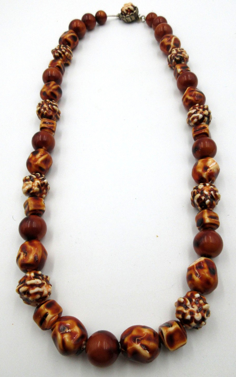 VTG 24″ UNUSUAL GEOMETRIC BEAD brown white silver tone mtl STRAND Necklace