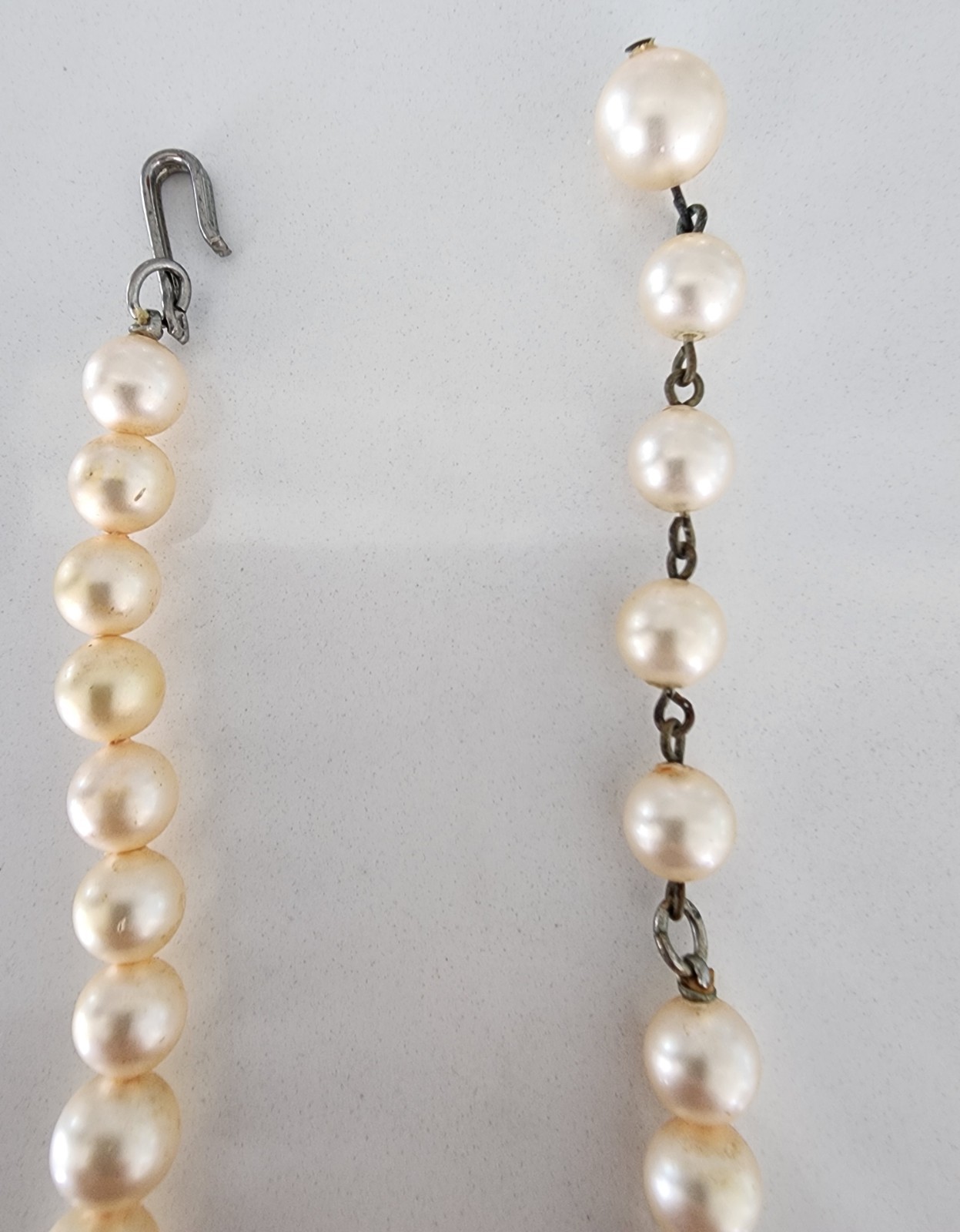 Vintage 16″ Graduated 1.5 cm – 1 cm Ivory Faux Pearl Choker Necklace – Jewelry