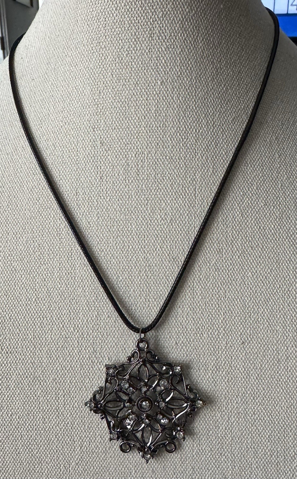 Vintage Silvertone Swirl & Rhinestone Pendant On Leather Cord Necklace 16”