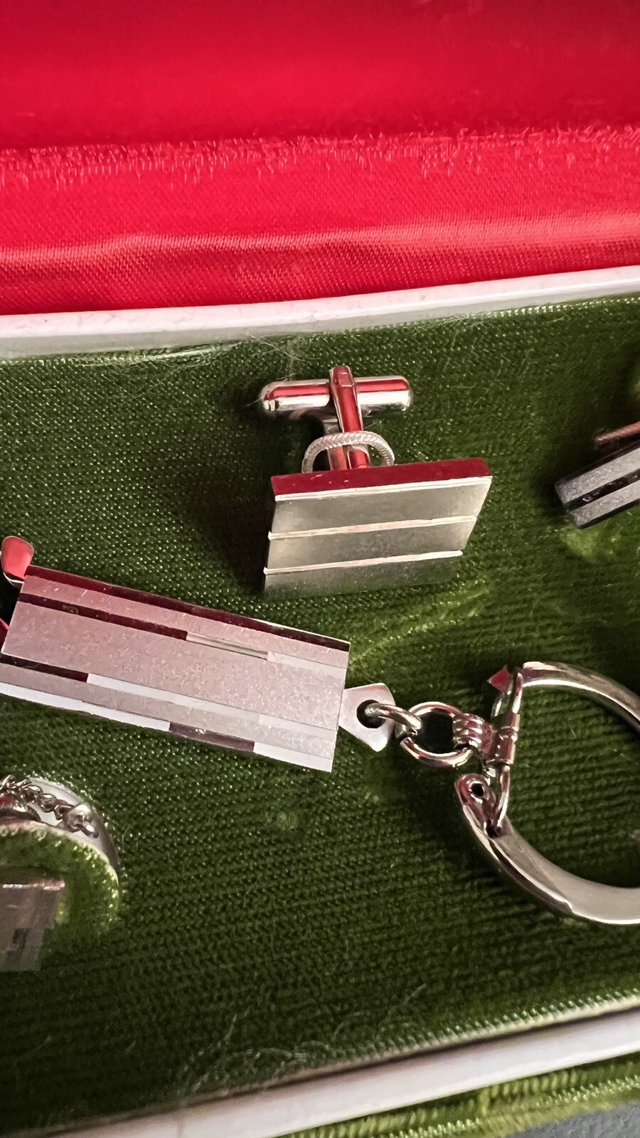 Vintage Di Gino Cufflinks Tie Tac Tie Bar Keychain Set SILVER Tone Diamond Cut