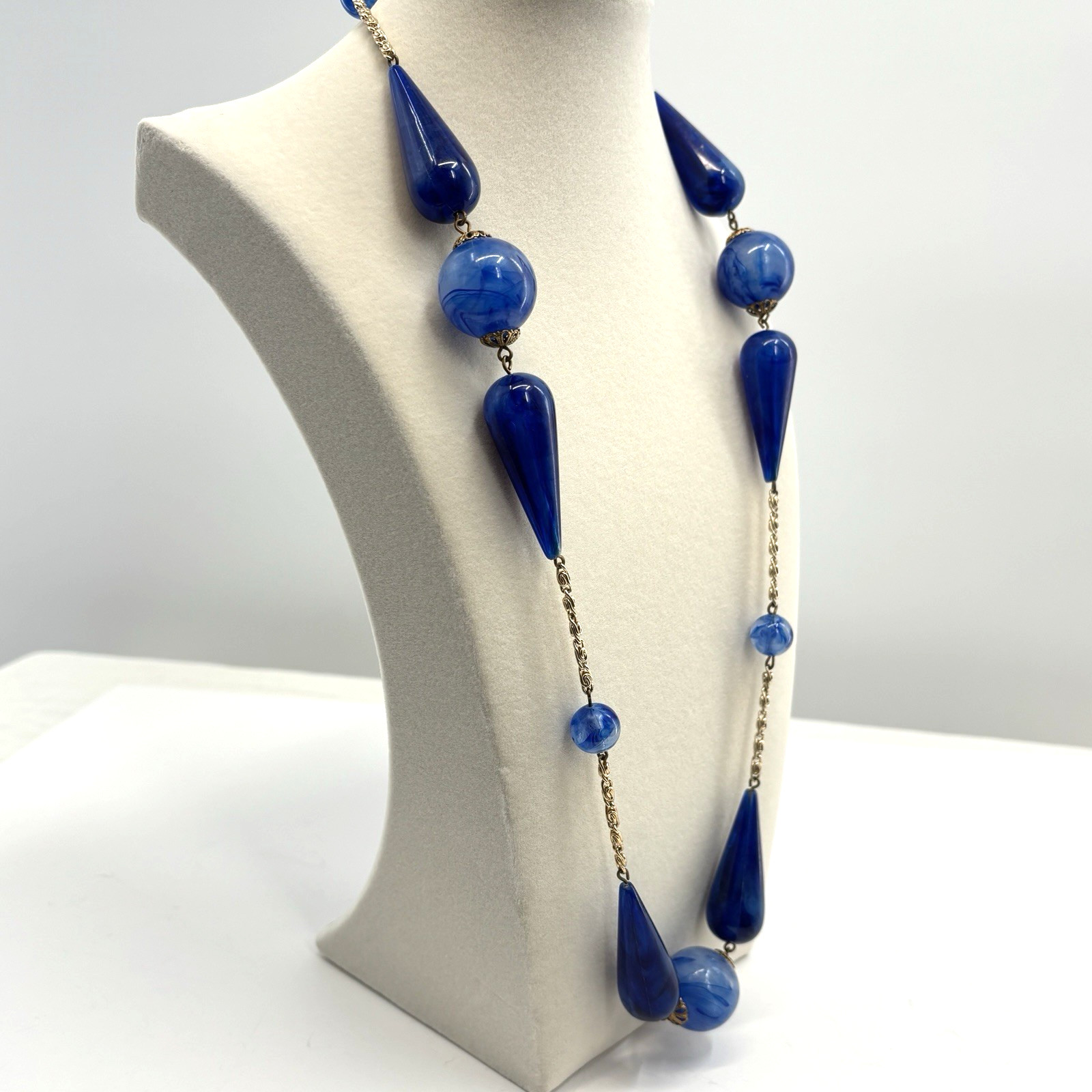 VTG Necklace Gold Tone Blue Marbled Beads 26″ Modern Art Nouveau Style