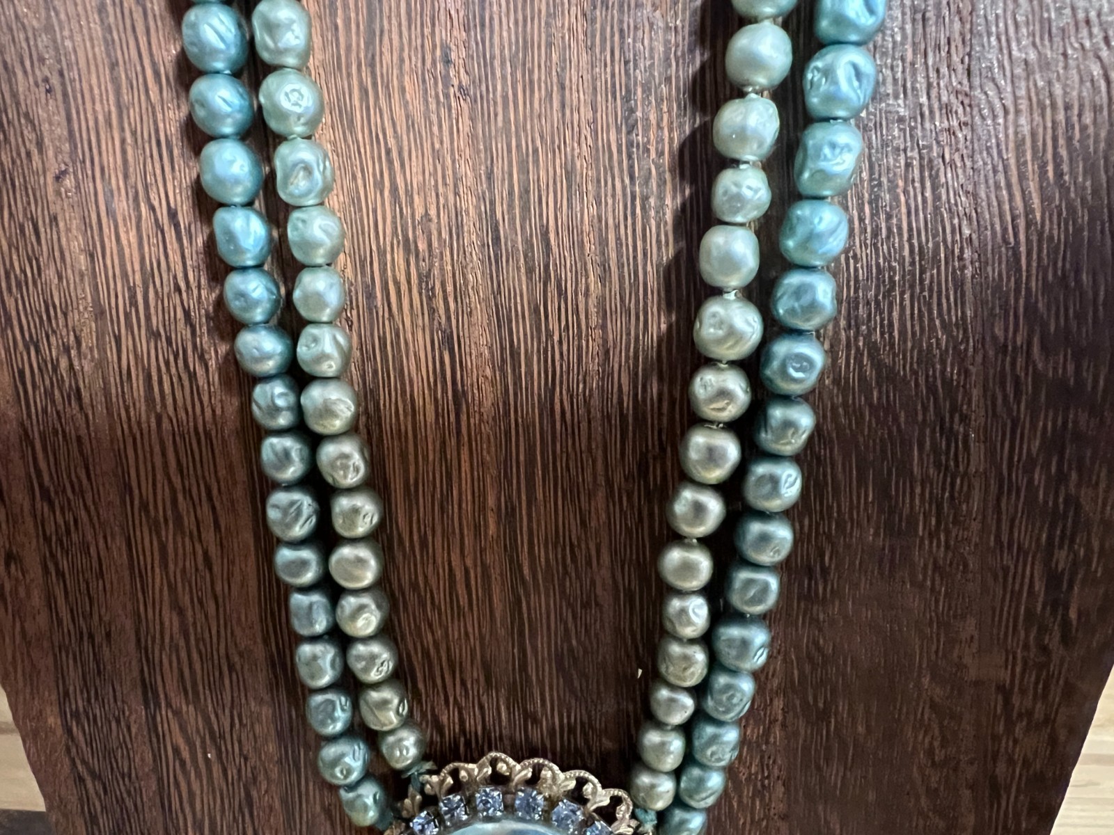 Vtg Necklace Faux Pearl Rhinestone – choker style -appro. 16 inches