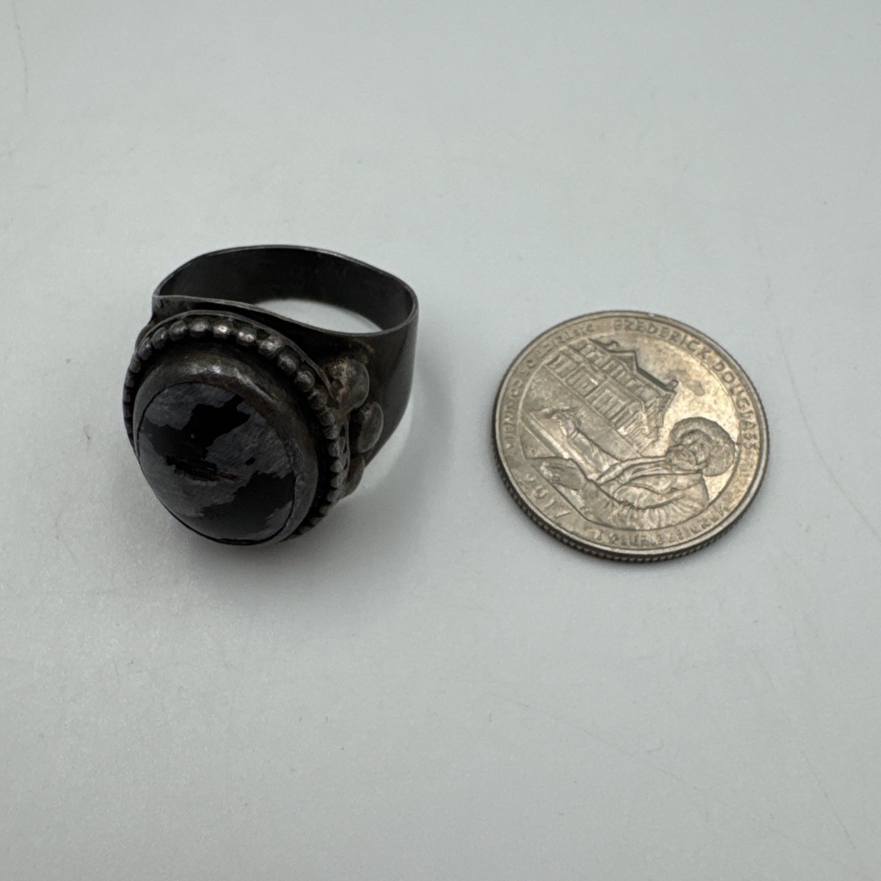 Sterling Silver Vintage 22.50mm Black & Grey Colored Stone Sz 10.25 Ring 13.9g