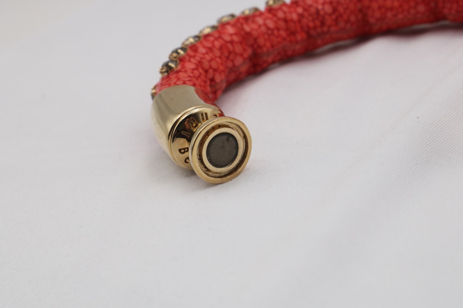 Henri Bendel Stingray Coral Crystal Bracelet Gold Tone Magnetic Clasp Vintage