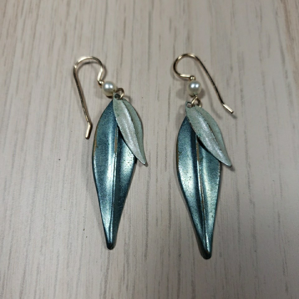 Vintage Metal Leaf / Spoon Earrings Estate Jewelry Pair Wire A+