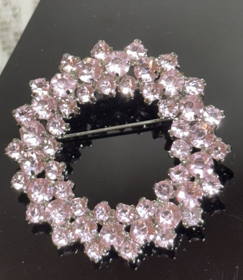 Vtg Crystal Rhinestone Brooch Wreath Pink Glass Round Cluster Prong Set