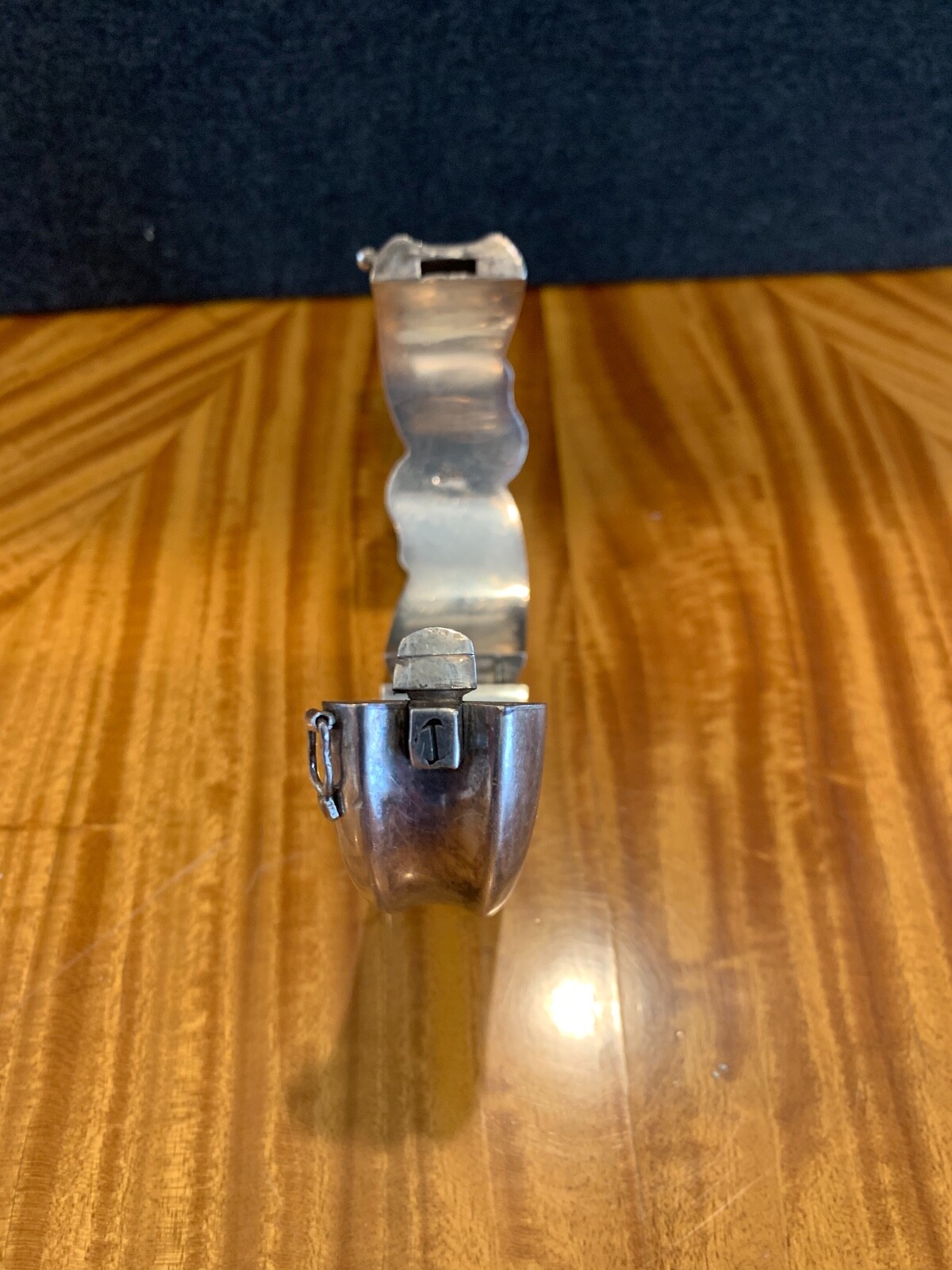 BEAUTIFUL CHUNKY STERLING SILVER SLIDE HINDGE LOCK BANGLE BRACELET W/ CLASP 69G.