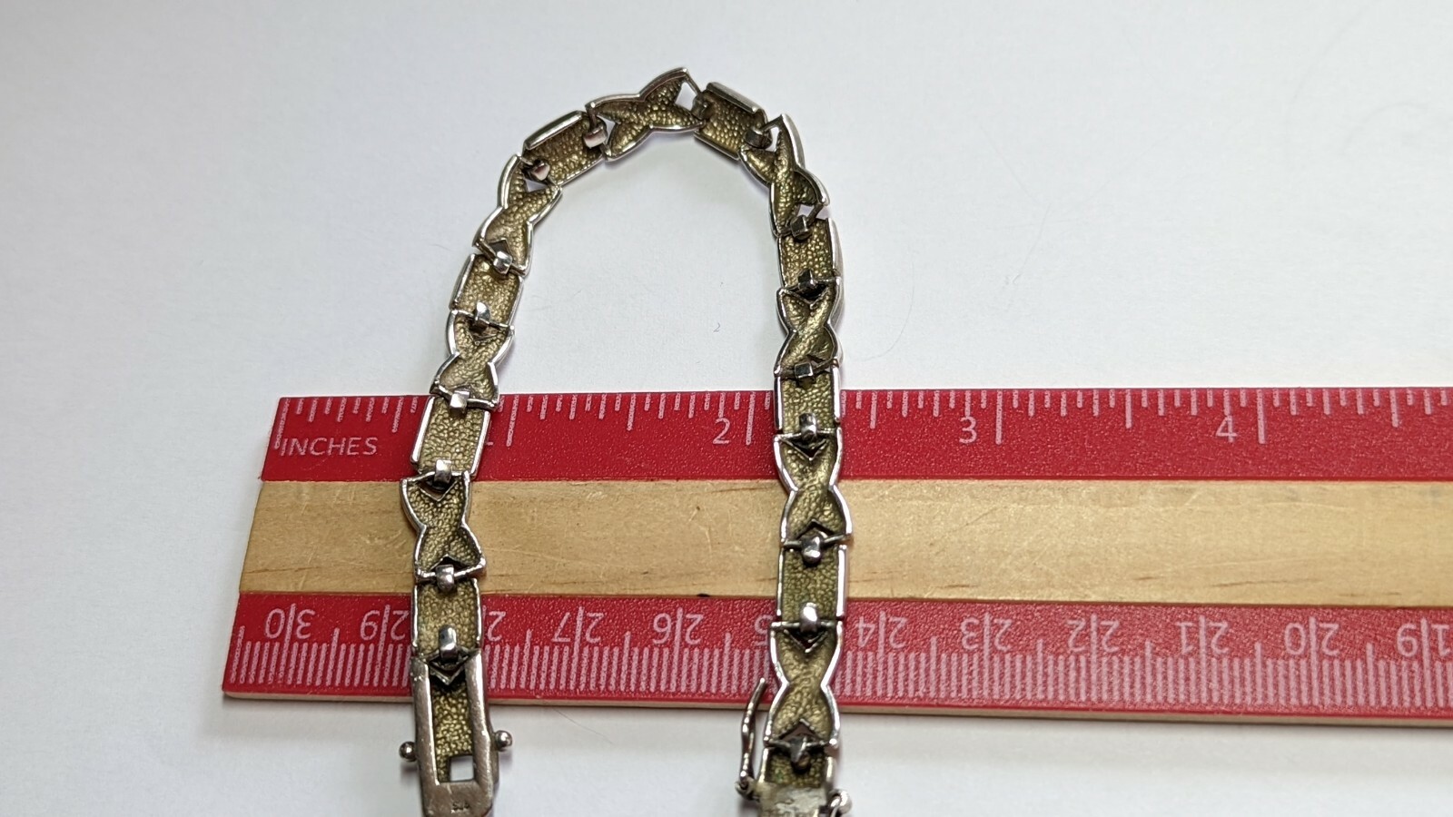 VINTAGE HUGS & KISSES STERLING SILVER BRACELET SIGNED FAS 925 ABOUT 7 1/2″ LONG